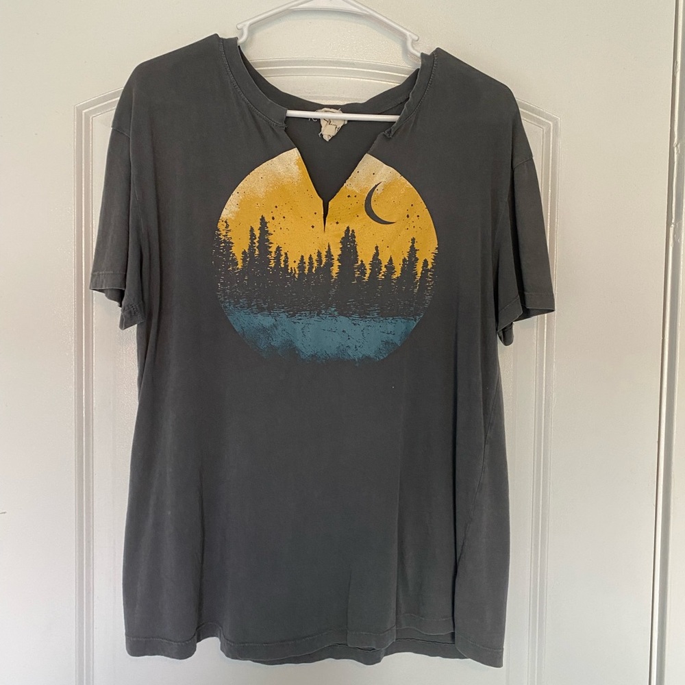 NEED TO SELL ASAP!!! Short sleeve, v neck top with moon and mountain design.